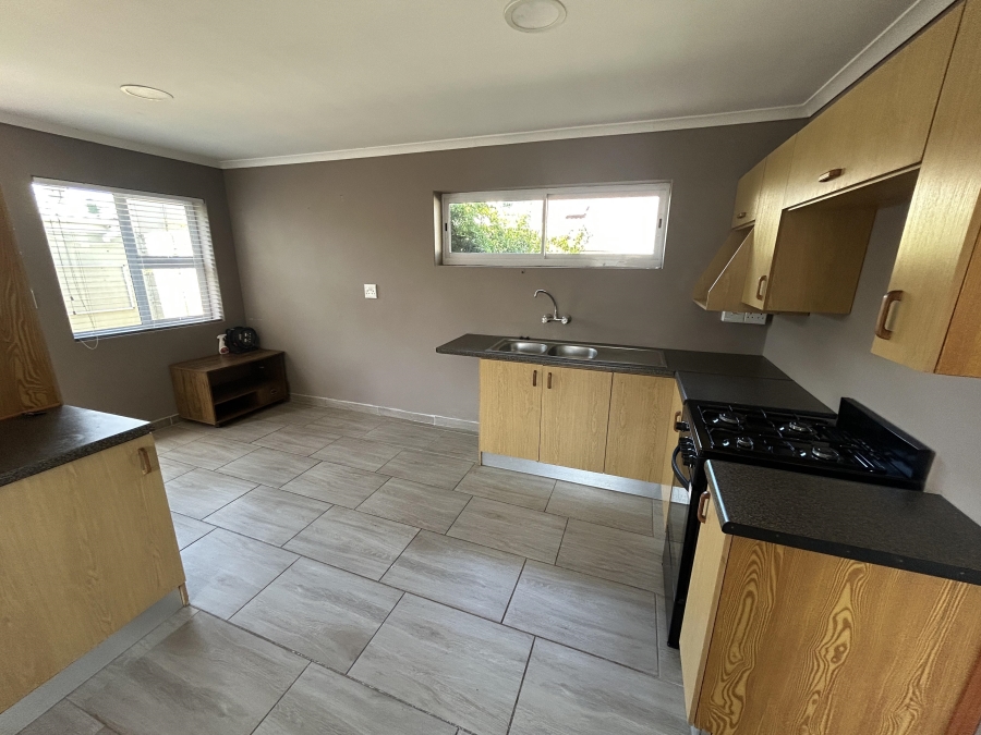 To Let 1 Bedroom Property for Rent in Parklands Western Cape